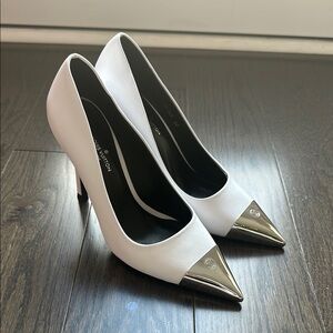 White heels, pointed pump 34 BNWT
